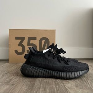 YEEZY • Adidas Boost 350 V2 Onyx Black